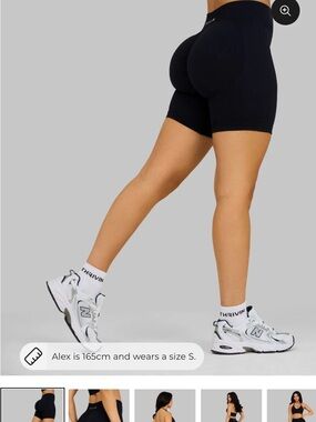 Seamless High-Waist Black Athletic Bike Shorts